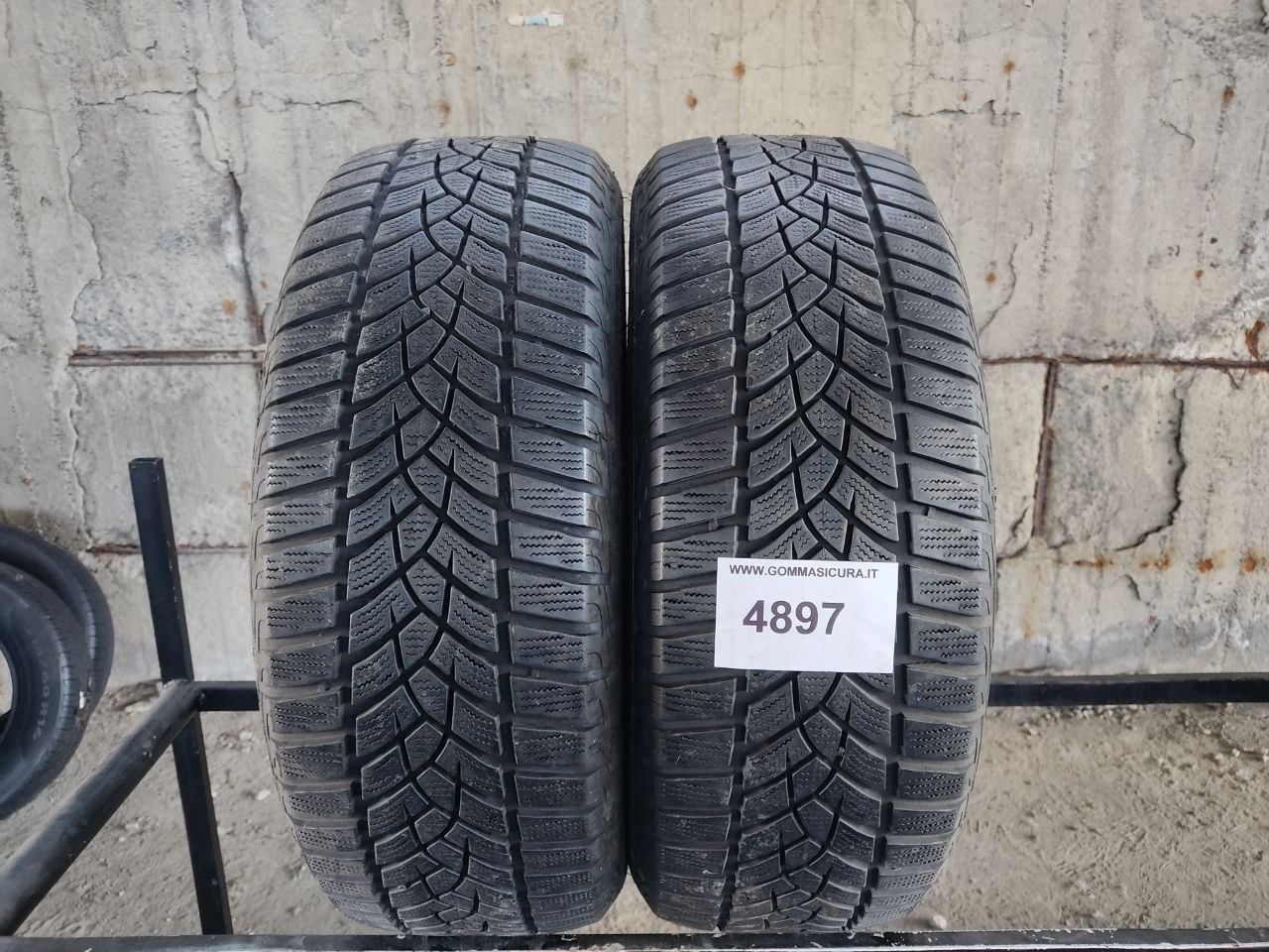 215/60r16 goodyear