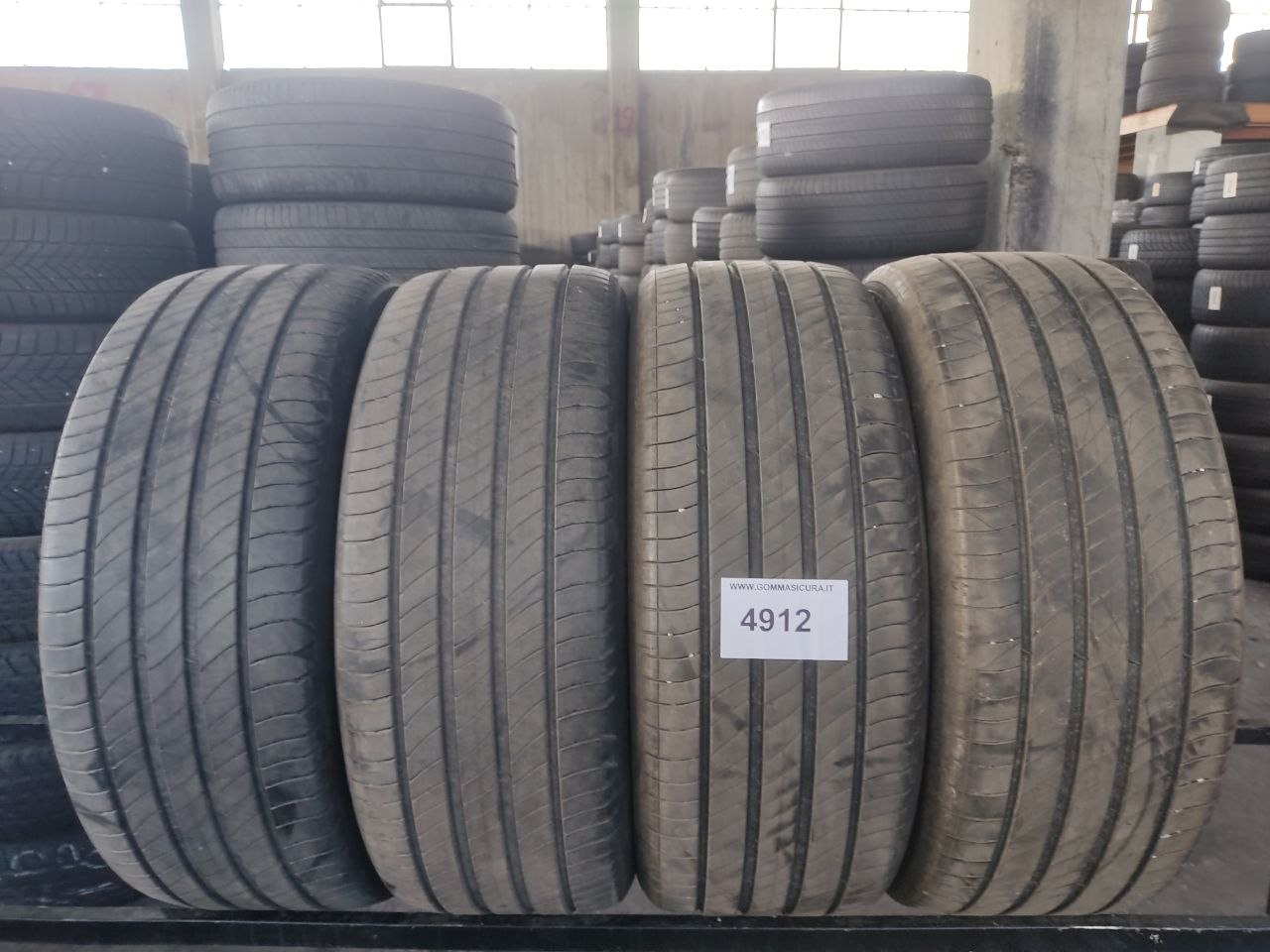 235/50r19 michelin
