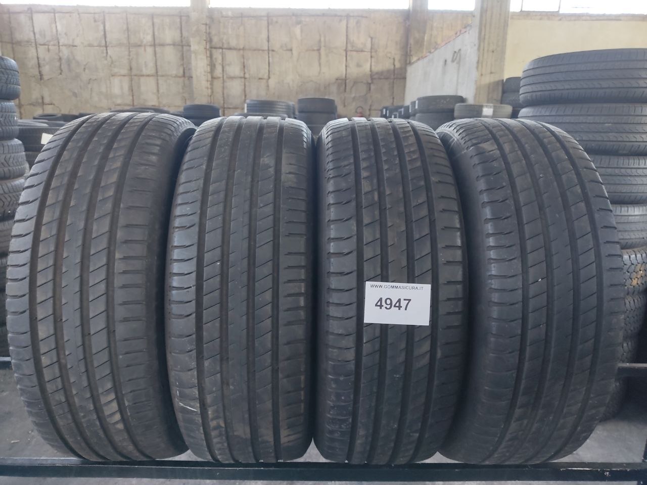 235/60r18 michelin