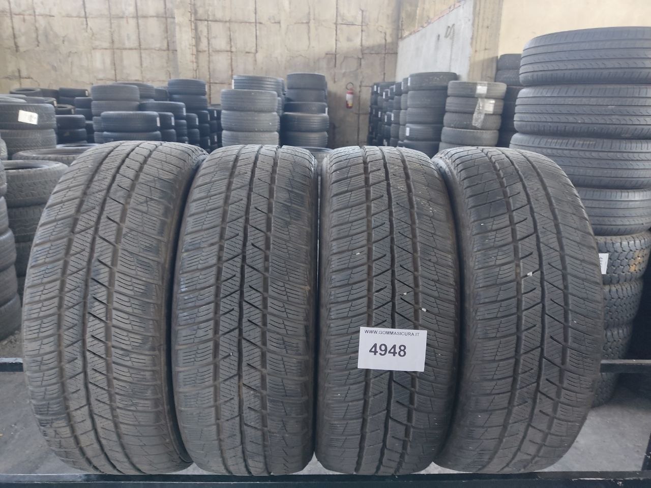 215/50r18 barum