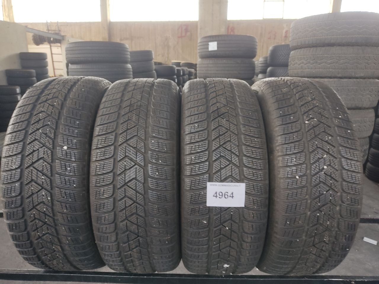235/55r18 pirelli
