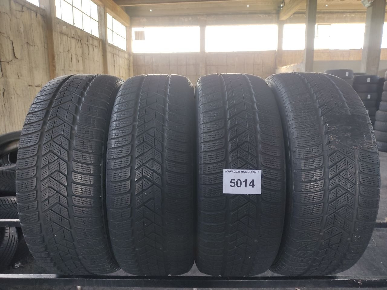 235/55r18 pirelli