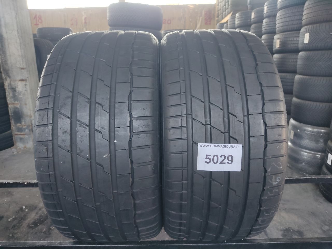 295/35r20 hankook