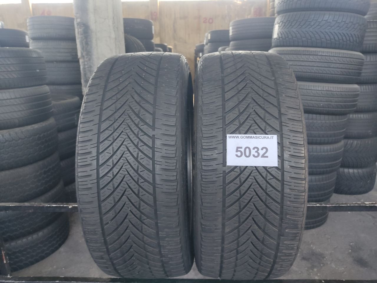 225/40r19 tracmax