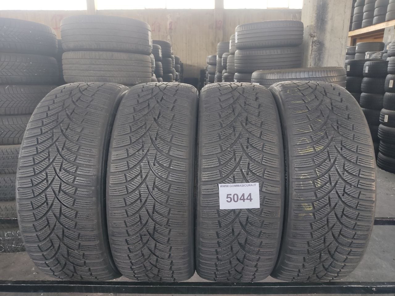 225/45r19 toyo