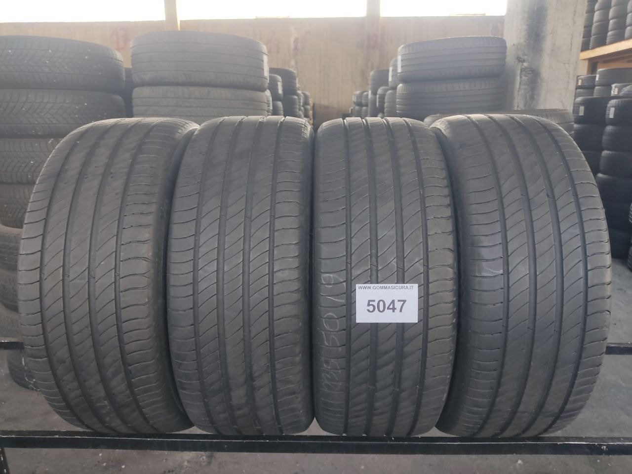 235/50r19 michelin