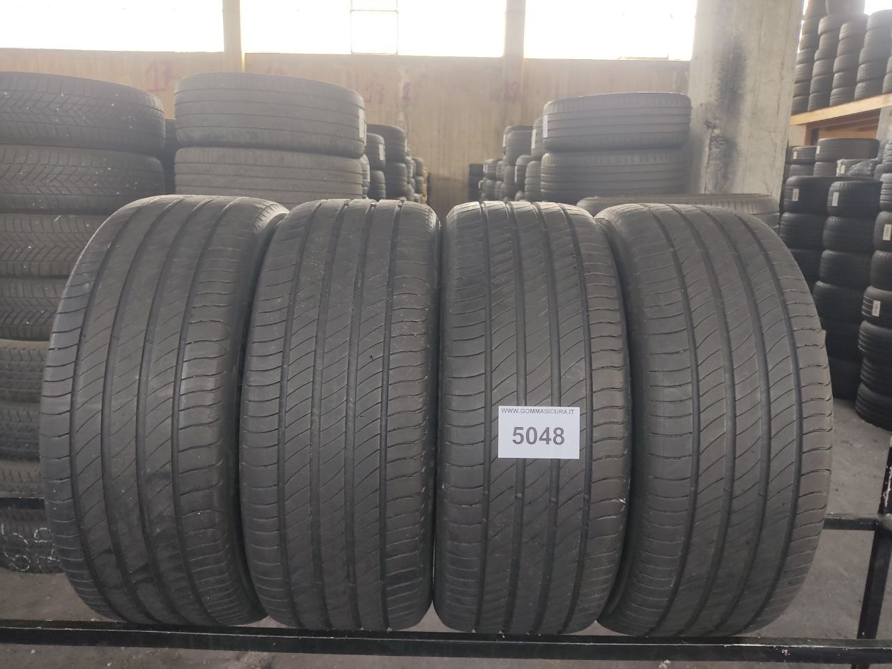 235/50r19 michelin