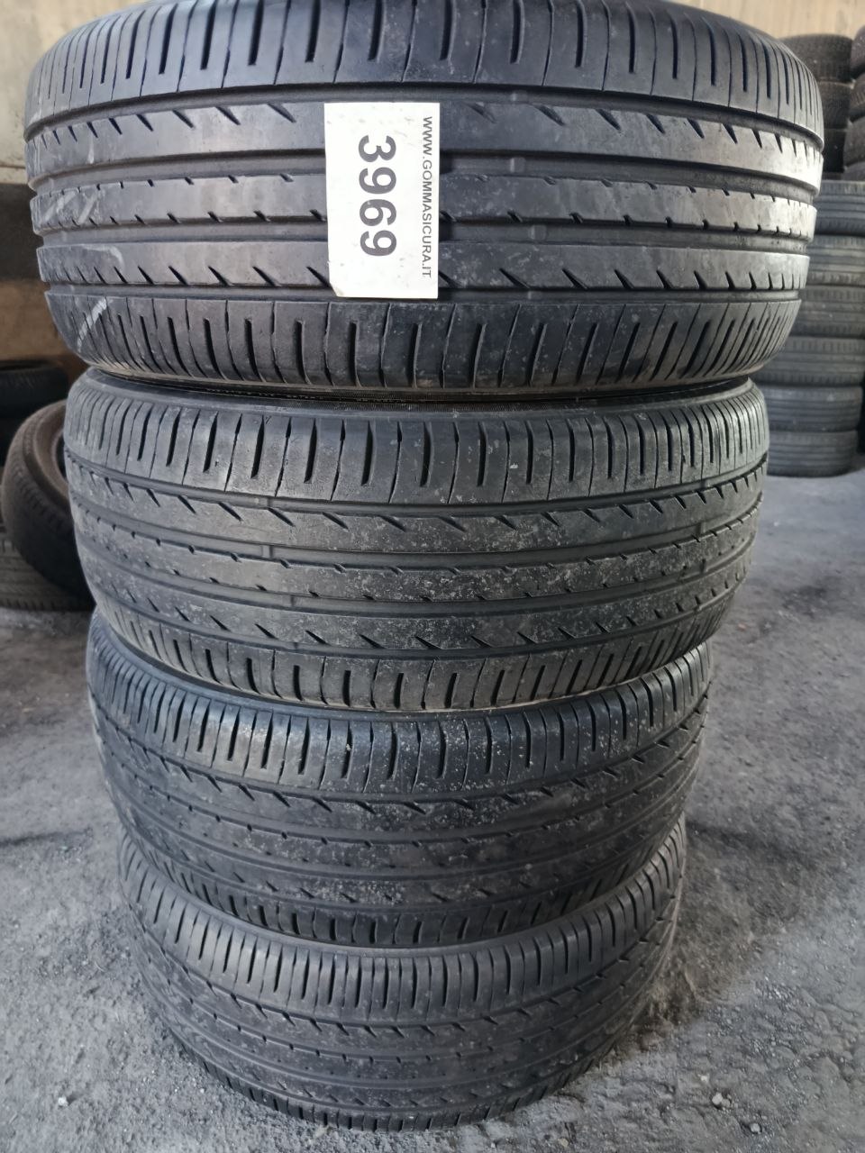 215/50r18 toyo