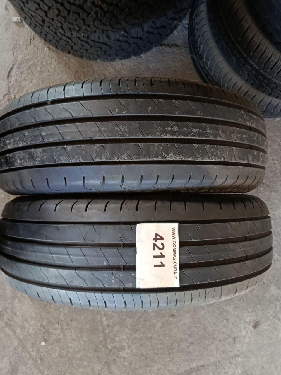 215/65r17 good year