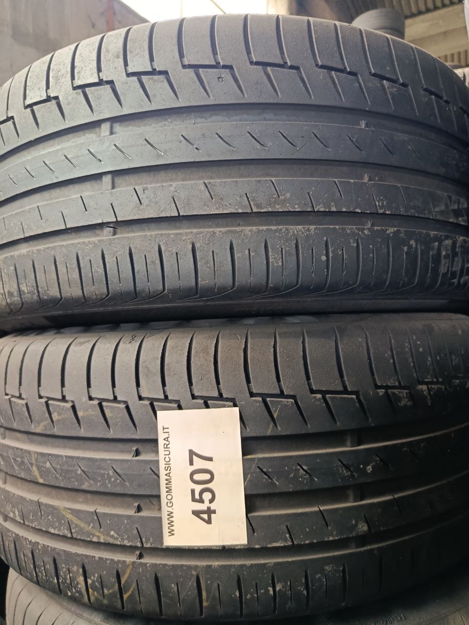235/40r19 continental