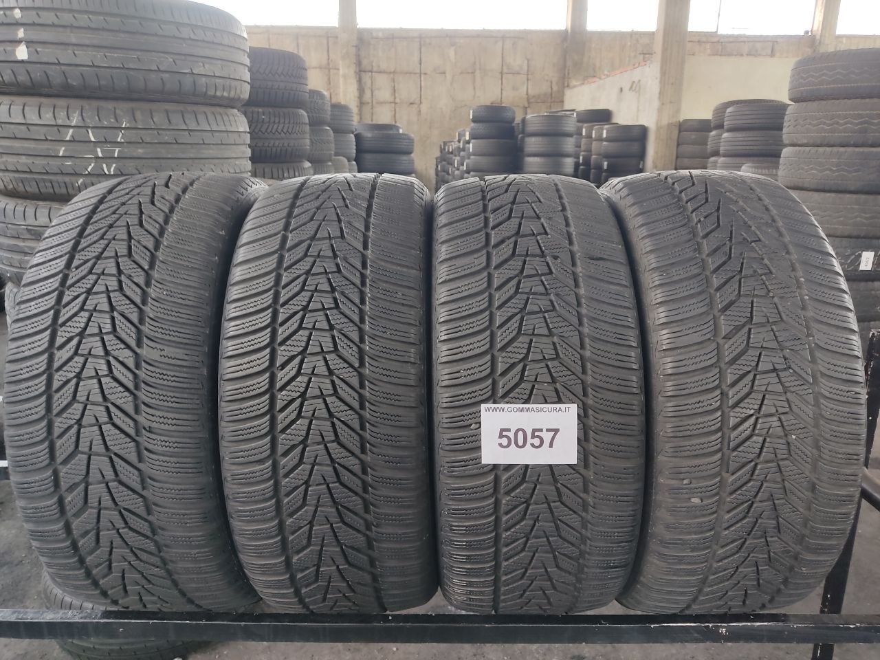 225/40/18 hankook
