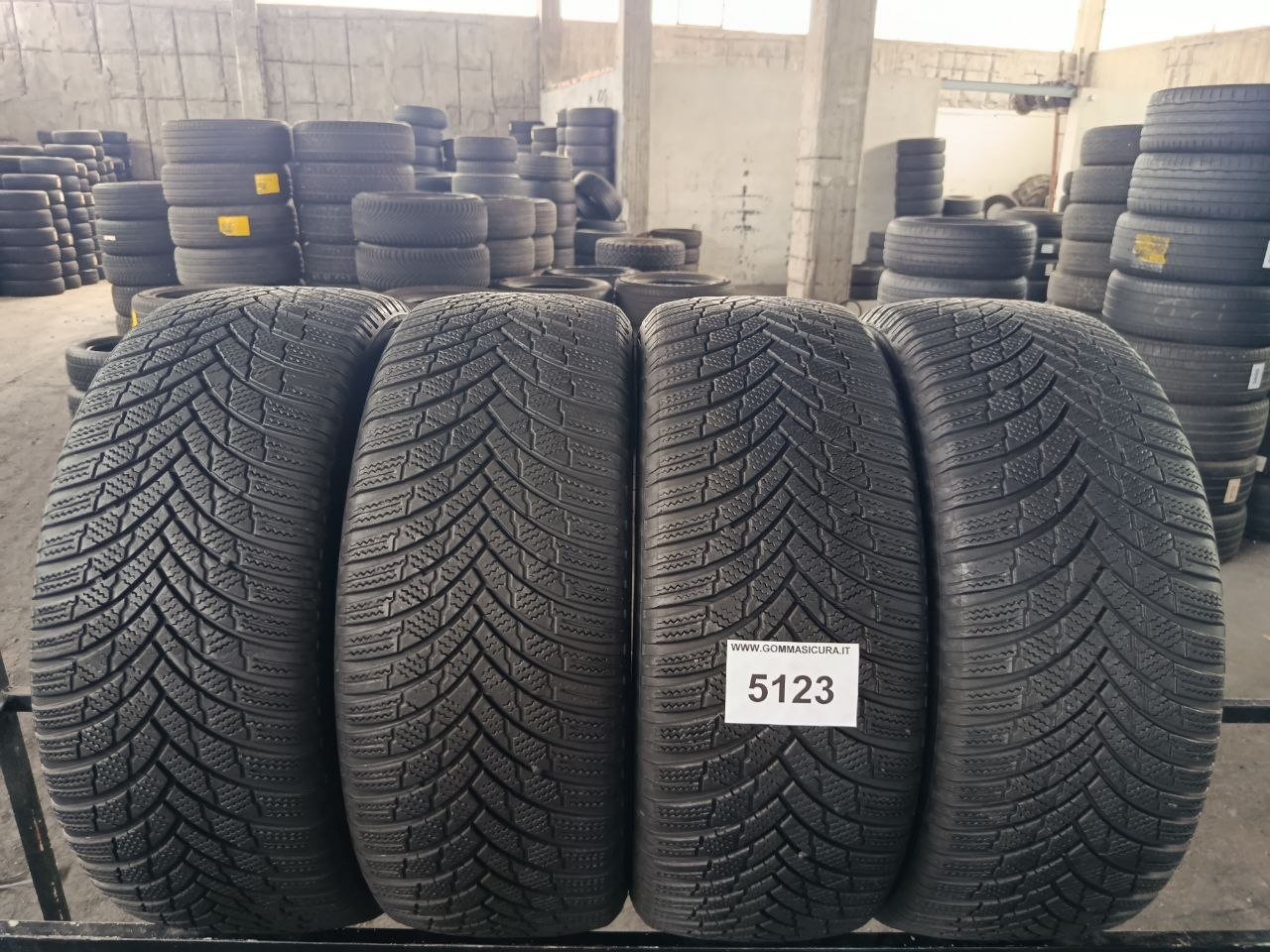 225/50r18 firestone winter Hawk4