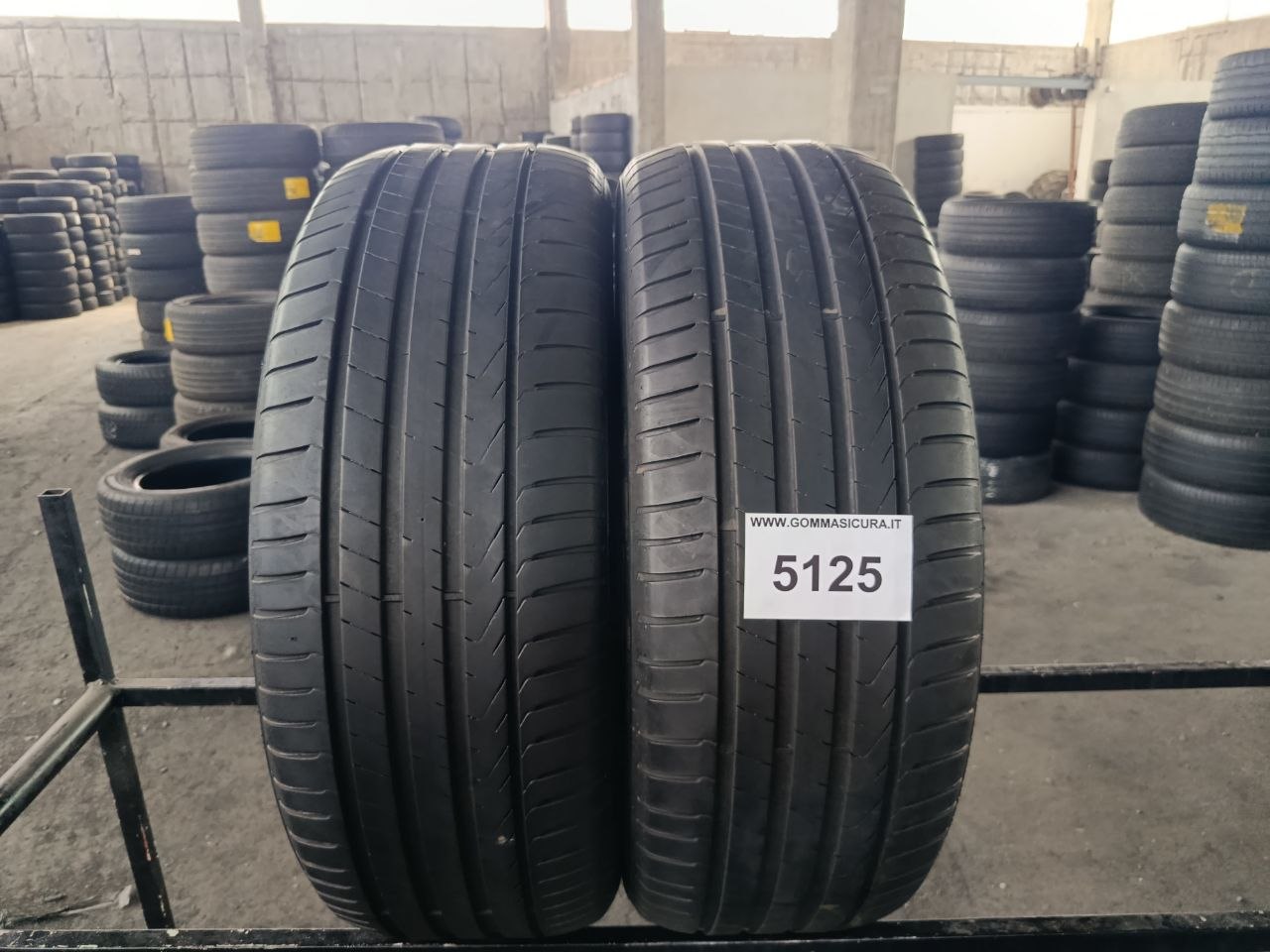235/55r18 pirelli scorpion