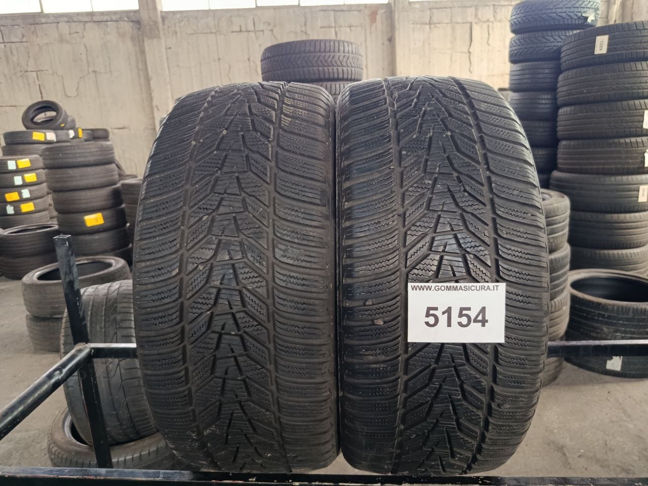 225/40r18 Hankook winter i cept evo3