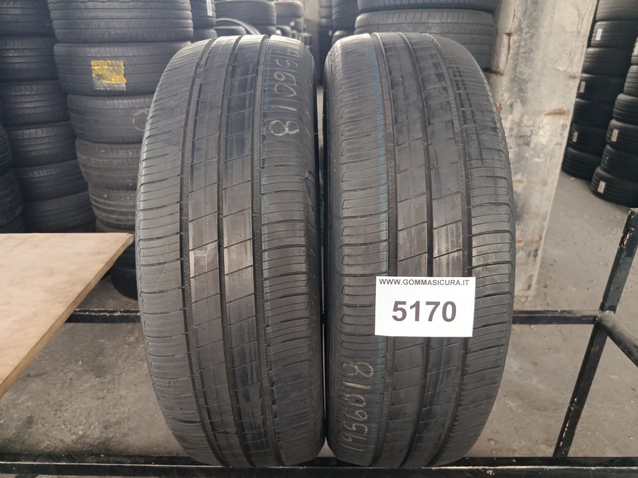 195/60r18 Goodyear efficent grip Performancent
